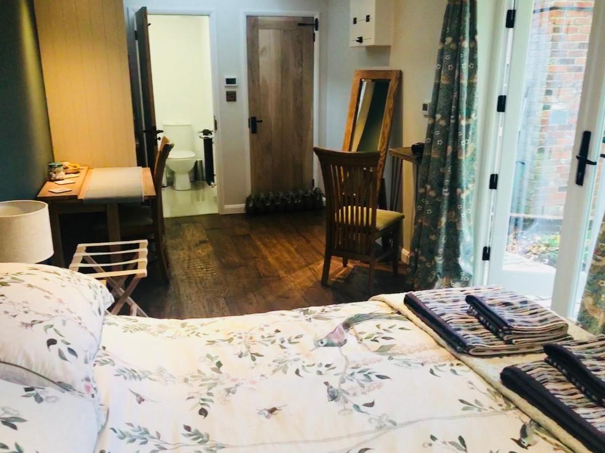 Corner House Luxury Bnb Little Dunmow 外观 照片