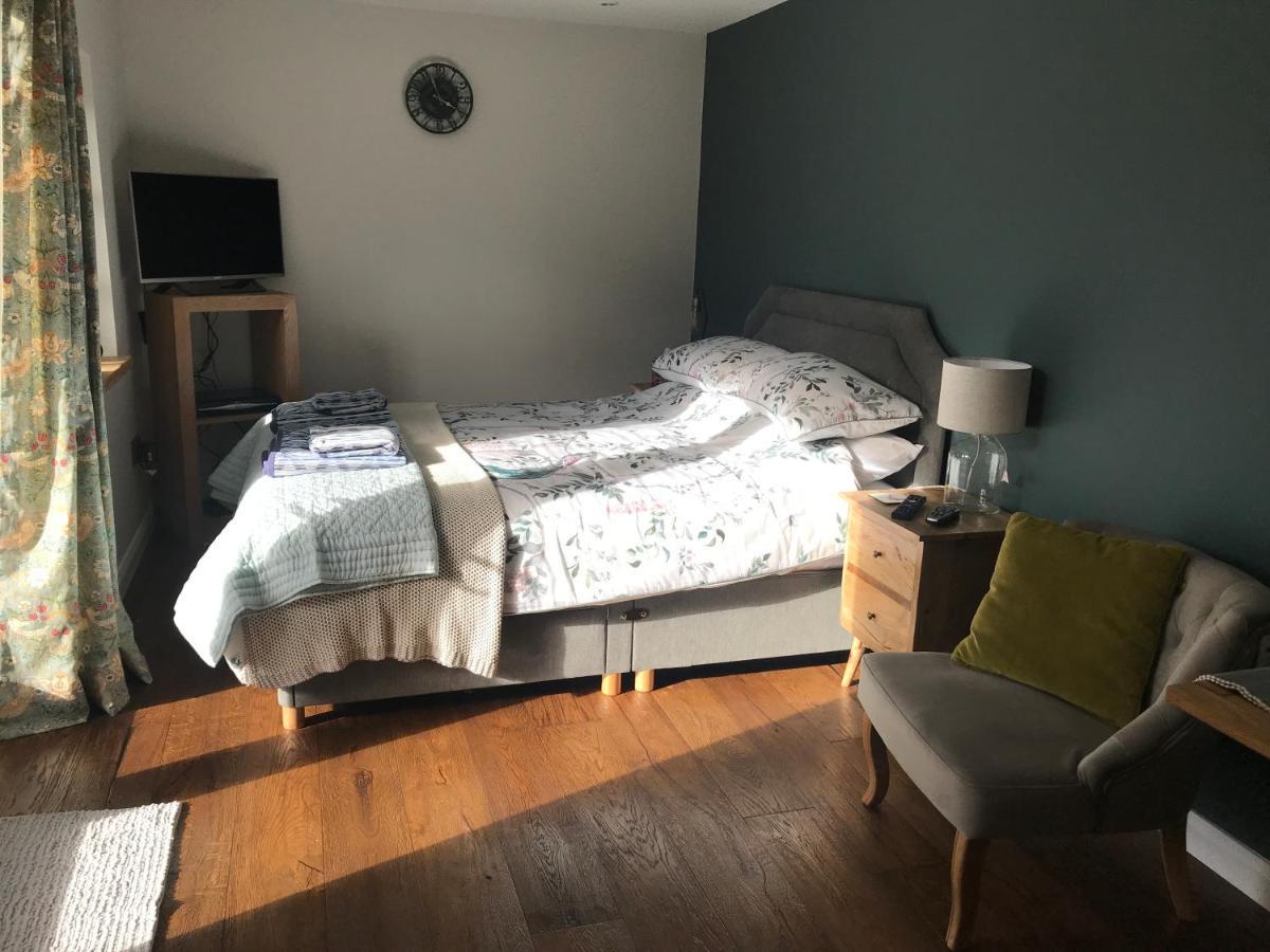 Corner House Luxury Bnb Little Dunmow 外观 照片