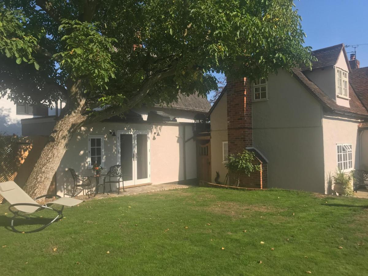 Corner House Luxury Bnb Little Dunmow 外观 照片