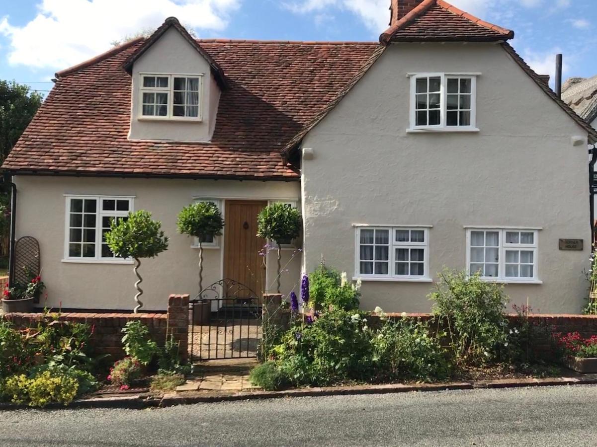 Corner House Luxury Bnb Little Dunmow 外观 照片