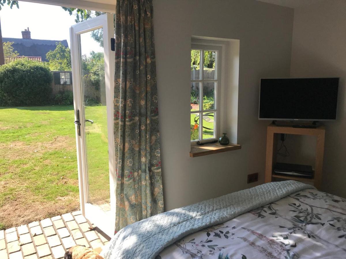 Corner House Luxury Bnb Little Dunmow 外观 照片