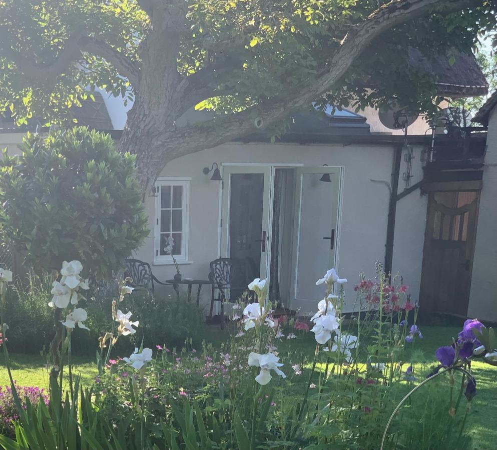Corner House Luxury Bnb Little Dunmow 外观 照片
