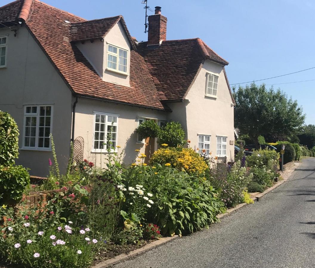 Corner House Luxury Bnb Little Dunmow 外观 照片